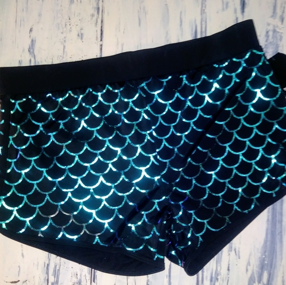 torrid Other - NWT- Torrid mermaid shorts-1X(14-16)